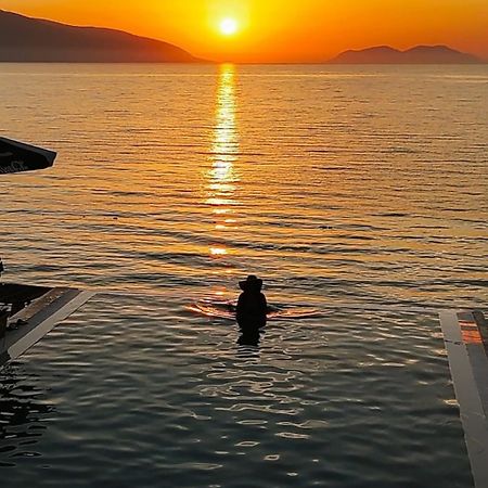 Dukes Albania Hotel Radhimë Eksteriør billede