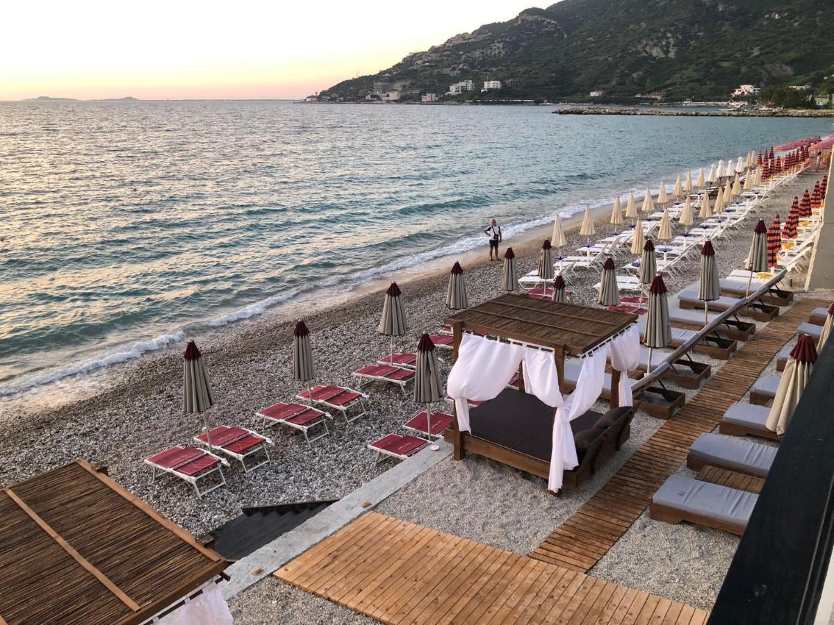 Dukes Albania Hotel Radhimë Eksteriør billede