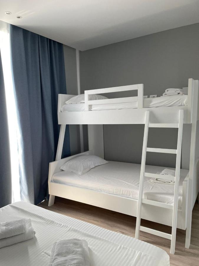 Dukes Albania Hotel Radhimë Eksteriør billede