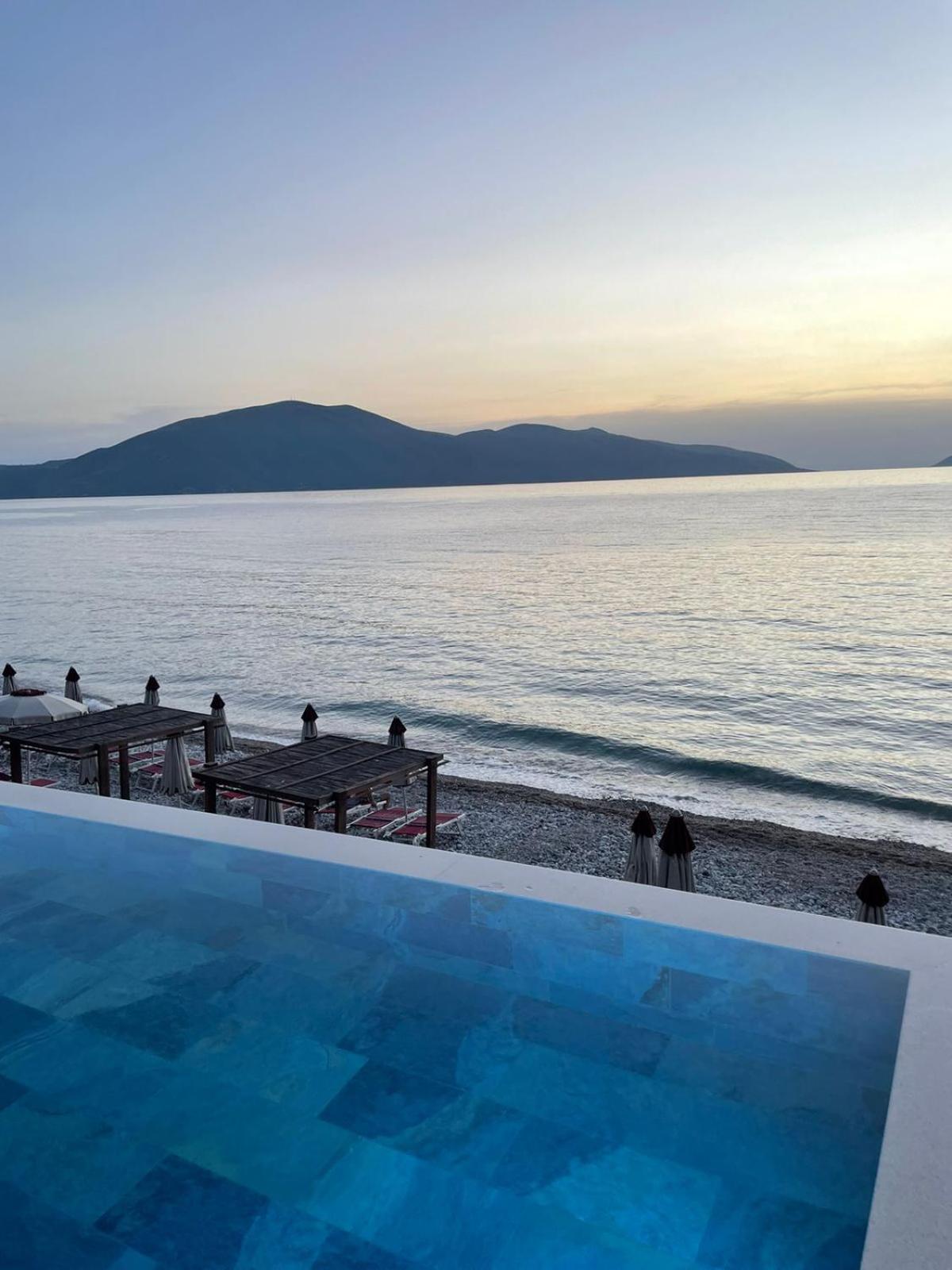 Dukes Albania Hotel Radhimë Eksteriør billede