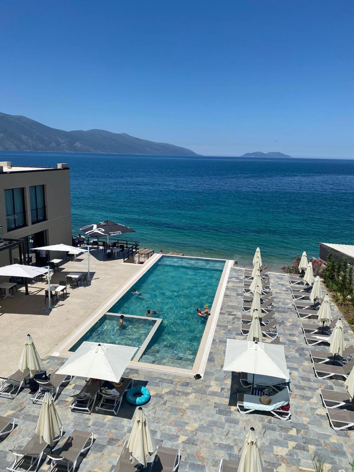 Dukes Albania Hotel Radhimë Eksteriør billede