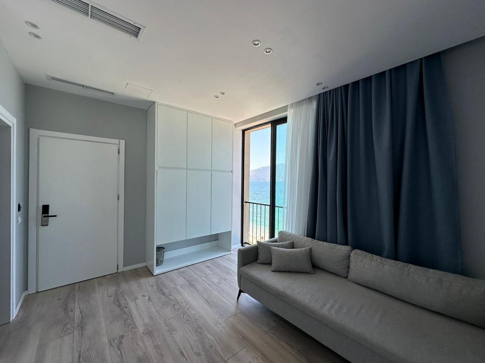 Dukes Albania Hotel Radhimë Eksteriør billede