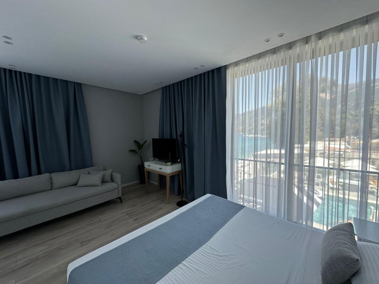 Dukes Albania Hotel Radhimë Eksteriør billede